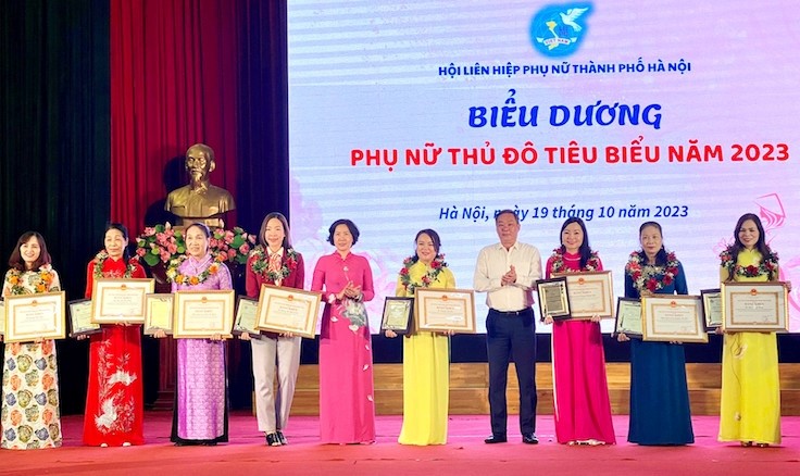 Biểu dương chủ tịch Hội cơ sở giỏi và phụ nữ Thủ đô tiêu biểu năm 2023